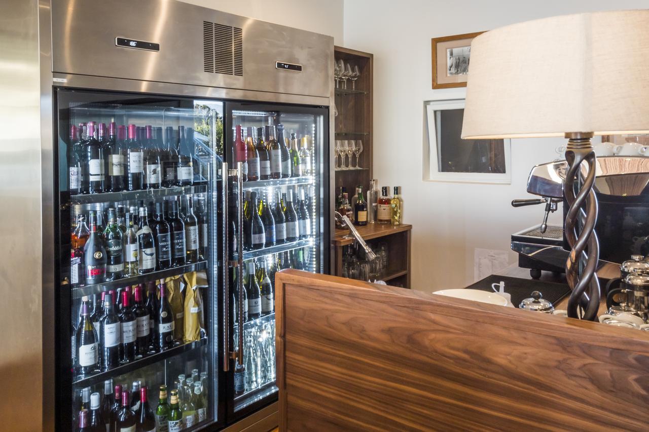 Schulphoek Seafront House Hermanus Eksteriør billede A wine cooler
